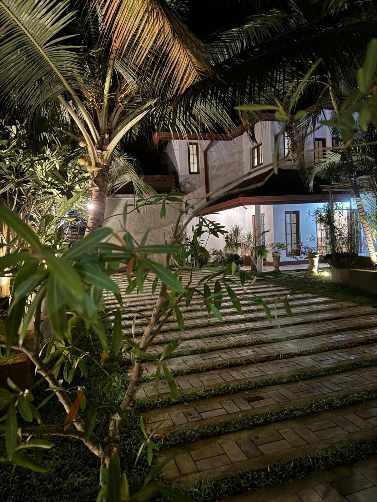 Kingcity Resort Anuradhapura Luaran gambar