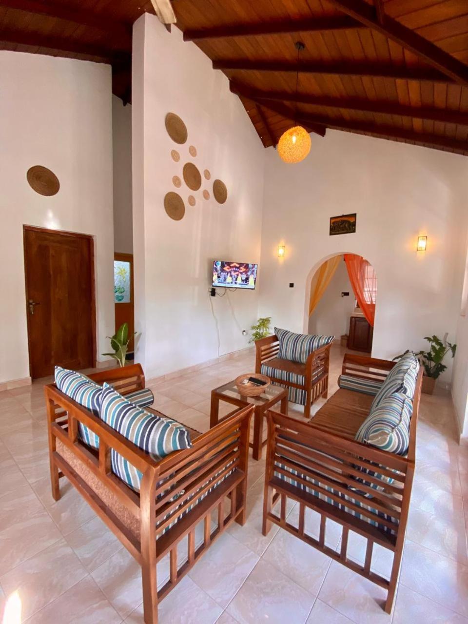 Kingcity Resort Anuradhapura Luaran gambar